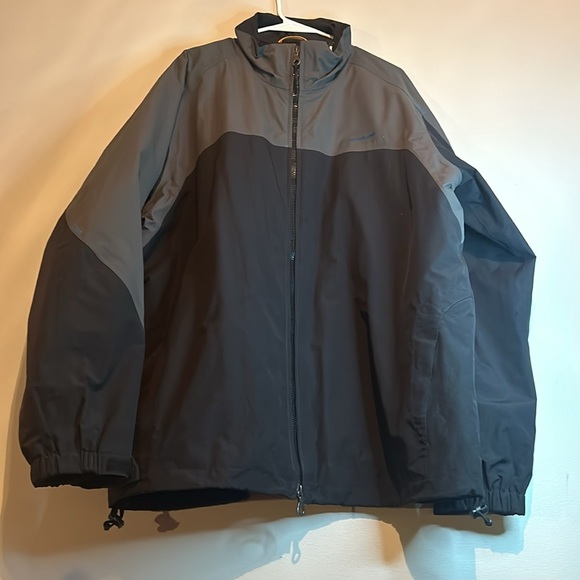 Vintage Timberland Men's Black and Gray Jacket - Picture 10 of 11
